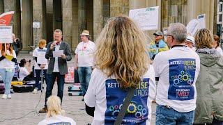 Bundesweite Aktion „Rettet die Reisebranche“ in Berlin am Brandenburger Tor, 13.05.20