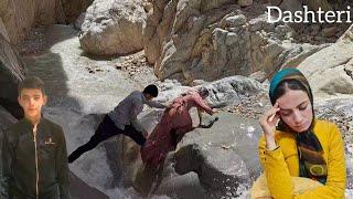 The story of the father trip toVisiting his sick daughter Zahra and searching for the missing Mkhtar