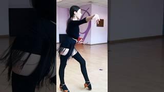 Rumba walk. Света. Работаем над маятником и спиной  #dance #rumba #rumbawalk
