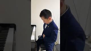 Beethoven Sonatina in G, 1st movement played by Simon Zhou