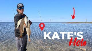 KATE'S HOLE kayak fishing for REDFISH and SPECKLED TROUT (Corpus Christi, TX)