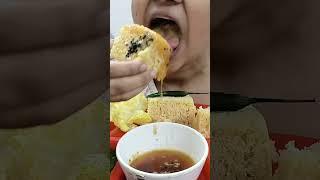 #eatingdhokla​ #gujrati #mukbangindia​ #veganfood​ #veganmukbang​ ##messyeating​