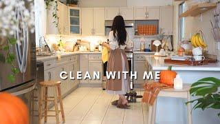 From Cluttered to Calm | Decluttering and Cleaning for a Peaceful Home Collection 