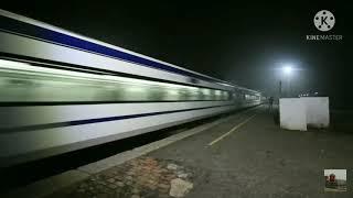 Vande Bharat Express At 180 Kmph At Delhi - Varanasi Way | India's Fastest Train