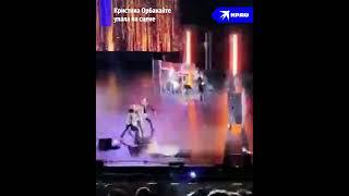 Кристина Орбакайте упала на сцене в Санкт-Петербурге