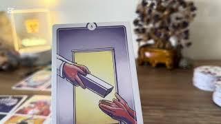 NO ENCIENDAS LA LUZ A QUIEN NO LA QUIERE VERV#tarot #tarotgratis #parati #fyp