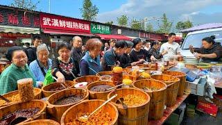 Hidden Gems Inside a Local Market in Wuhan China: Shrimp Dry Noodles, Braised Beef Feast, Fried Fish