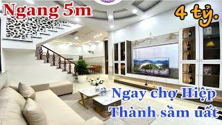 Nhà ngay chợ trung tâm Quận 12 thì quá là tiện lợi, nhà ngang 5m bán rẻ tặng hết nội thất .