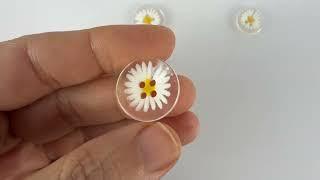 Clear Resin Daisy Flower Buttons #sewing #flowerbuttons #flowers #button #craft #buttoncollection