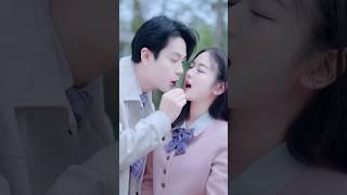 She Can’t Resist… A Bite of Pure Happiness!#linhchihihi #messyclassroom #schoolcrush #schooldrama