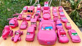 Clean up the blue muddy minicar & disney car convoy! Play in the garden