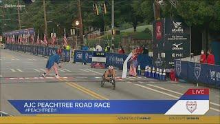 Tatyana McFadden wins women's wheelchair race at AJC Peachtree Road Race