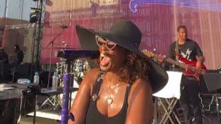 Jennifer Hudson slays “Ain’t No Way” sitting down during soundcheck