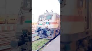 #shortvideo #jaunpur #viralvideo #sabarmati exp #Loko pilot