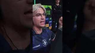  "TWISTZZ ПРОСТО ВЗОРВАЛСЯ! SL4M ЛЕГ ОТ СМЕХА!