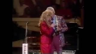 Faith Hill - O Come All Ye Faithful ( live at the Opry 1995)