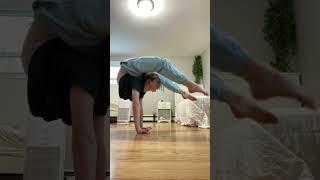 Practicing handstands and backbends #flexibility