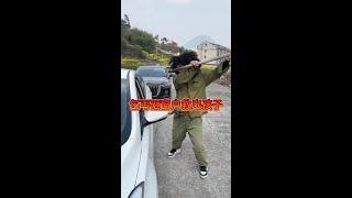 善良的乞丐砸窗户救孩子 #结局万万没想到 #软毛牙刷 #好心的老板#结局万万没想到 #搞笑视频 #剧情