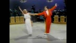 Bobby Burgess and Cissy King dance to The Breeze and I (1975)