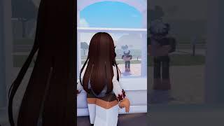 WHAT HAPPEN WHEN A GIRL FELL IN LOVE WITH A HOMELESS BOY IN ROBLOX #roblox #berry #shorts