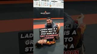 Ladies here is a GREAT WAY to stay safe in a DANGEROUS position! #bjj #jiujitsu #martialarts
