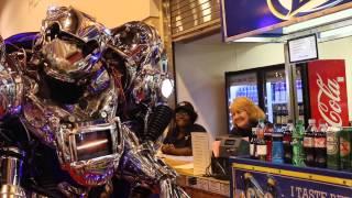 Funniest Robot In The World EVER! KING ROBOTA 2014