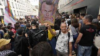 France : des milliers de personnes dans la rue contre la nomination de Barnier