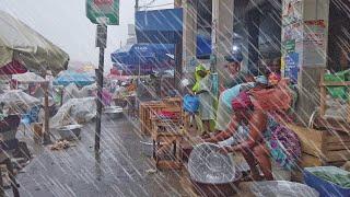 SUDDEN HEAVY RAIN IN GHANA MARKET ACCRA, AFRICA