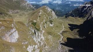 Zbor peste Muntii Bucegi, Romania!