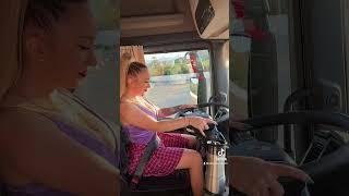 Hey sexy lady 🫦 #truck #driver #girl 