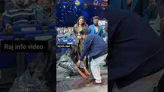 Aishwarya Rai Bachchan's Daughter Aaradhya Touches Shiva Rajkumar's Feet At SIIMA