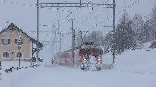 A winter day with Rhaetian Railway in Engadin