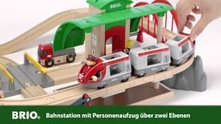 BRIO World - 33052 Straßen & Schienen Bahn Set Deluxe