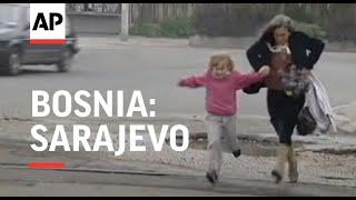 BOSNIA: SARAJEVO: SERB SNIPERS WOUND 8 PEOPLE