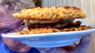 Jason Callan's ramen noodle cheeseburger (cooking & review video)