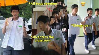 ALL THE WOOAH FROM 100% BOYS REMINDS ME OF GUYS GAVE SEOKJIN FLOWERS DURING HIS SCHOOL DAYS