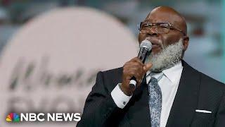 Bishop T.D. Jakes recovers after medical emergency during Sunday sermon