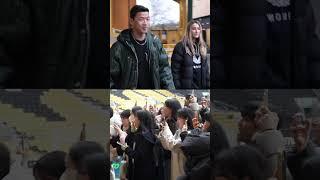 Wolves star Hwang surprises South Korean students #university #premierleague #discover #shorts #황희찬