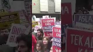 İstanbul Üniversitesi öğrencileri "Hükümet istifa" sloganları ile bekleyişini sürdürüyor!