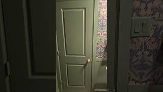 Ремонт гостевого санузла. Видео о Калифорнии на подходе 