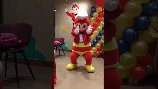 ang cute sumayaw ni jollibee #jollibeekidsparty #jollibee