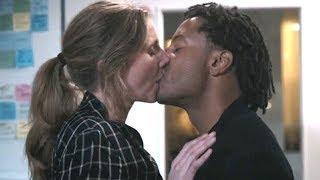 Firefly Lane / Kiss Scene - Kate and Travis (Sarah Chalke and Brandon Jay McLaren)