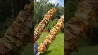 Шашлык из молодой картошки с беконом на мангале #шашлык #рецепт #мангал