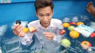 Thử Tắm Trong Hồ Bơi Trái Cây Ướp Lạnh Khổng Lồ - Super Cold Ice Swimming Pool