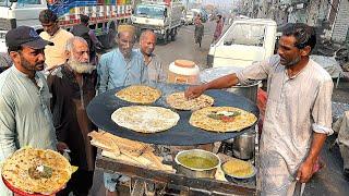 50/- Rs PUNJAB VILLAGE STYLE DESI NASHTA  ROAD SIDE DUKH SUKH SAAG ALOO PARATHA -LAHORE STREET FOOD