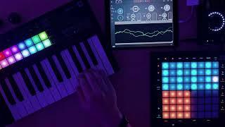 Create a synth bassline on iOS with Piano Motifs and Atom 2