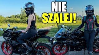 AGRESYWNA MOTOCYKLISTKA NA SWOJEJ 125!