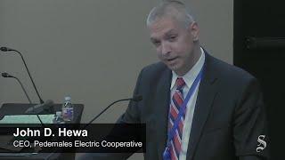 Electric co-op CEO rebukes board members, says he will resign