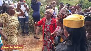 DRAMA AS WOMEN ARE BLOCKED FROM ACCESSING THE BRIDE HOME IN MATHIRA GACHAGUAS HOME DURING RURACIO!!