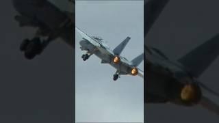 Full power! F-14s on full afterburners from landing position